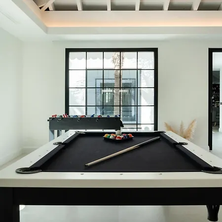 Apartment Exquisite 5 Bdrm Luxury W Gym, Bbq, And Pool Marbella