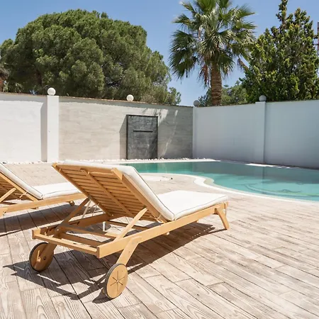 Exquisite 5 Bdrm Luxury W Gym, Bbq, And Pool Apartment Marbella
