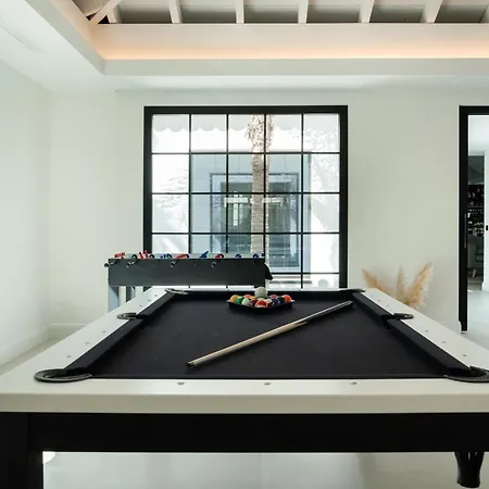Apartment Exquisite 5 Bdrm Luxury W Gym, Bbq, And Pool Marbella