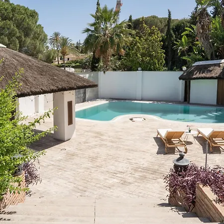 Apartment Exquisite 5 Bdrm Luxury W Gym, Bbq, And Pool