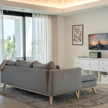 Apartment Exquisite 5 Bdrm Luxury W Gym, Bbq, And Pool *