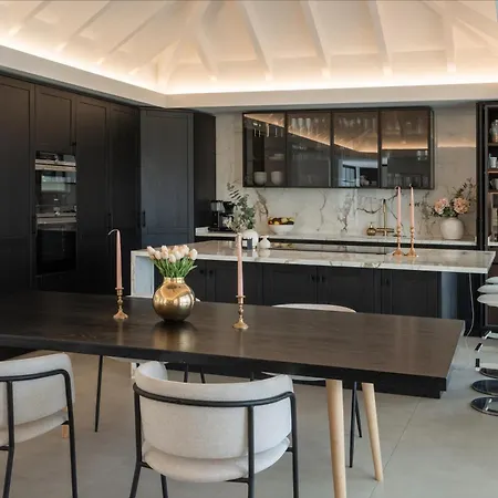 Exquisite 5 Bdrm Luxury W Gym, Bbq, And Pool * Marbella