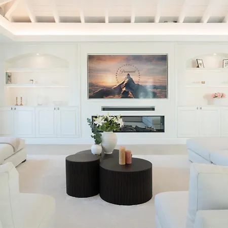 Apartment Exquisite 5 Bdrm Luxury W Gym, Bbq, And Pool Marbella