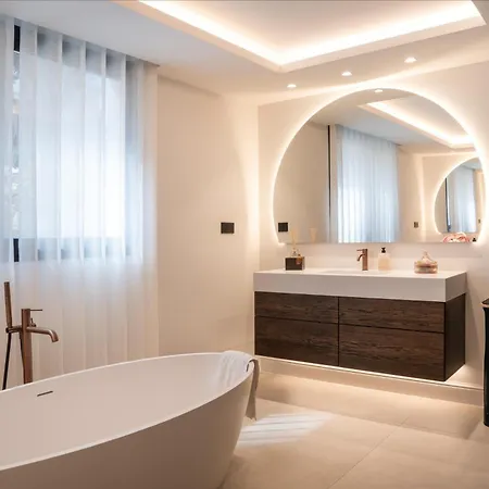 Exquisite 5 Bdrm Luxury W Gym, Bbq, And Pool * Marbella