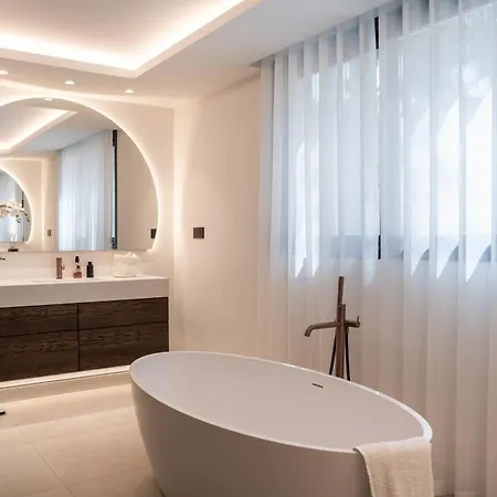 Exquisite 5 Bdrm Luxury W Gym, Bbq, And Pool * Marbella